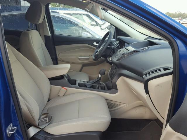 1FMCU0GD6HUC60526 - 2017 FORD ESCAPE SE 蓝色 照片 5