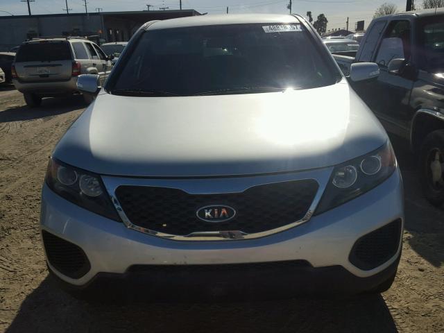 5XYKT3A13CG295053 - 2012 KIA SORENTO BA SILVER photo 9