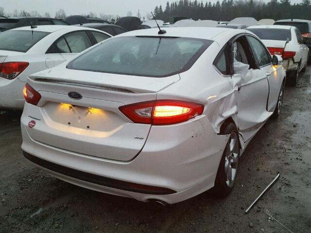 3FA6P0H72GR392857 - 2016 FORD FUSION SE WHITE photo 4