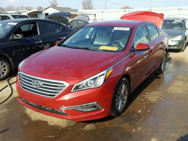 5NPE24AF4FH256356 - 2015 HYUNDAI SONATA SE RED photo 2