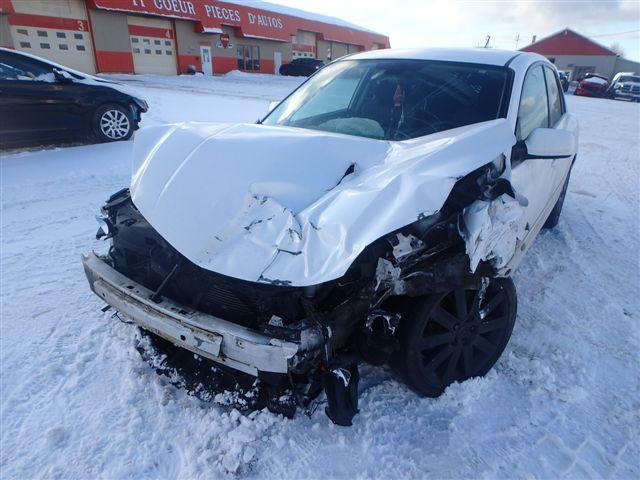 JM1BK34L171755977 - 2007 MAZDA SPEED 3 WHITE photo 2