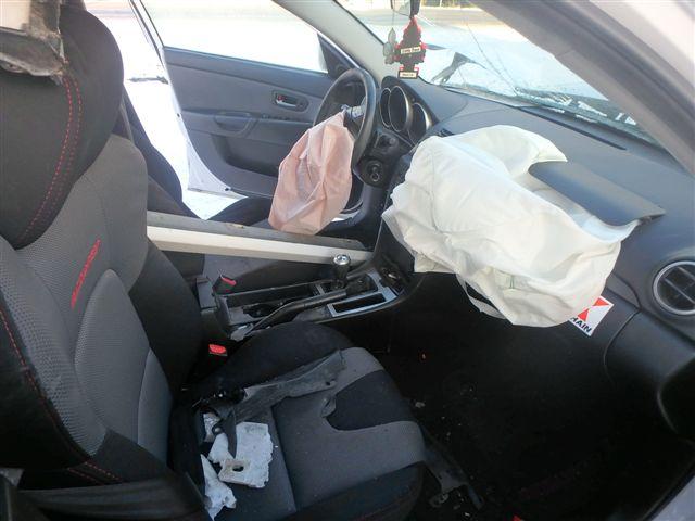 JM1BK34L171755977 - 2007 MAZDA SPEED 3 WHITE photo 5