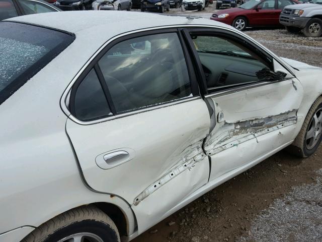 19UUA56622A051506 - 2002 ACURA 3.2TL WHITE photo 9