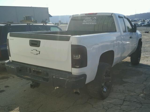 1GCHC29K47E576293 - 2007 CHEVROLET SILVERADO WHITE photo 4