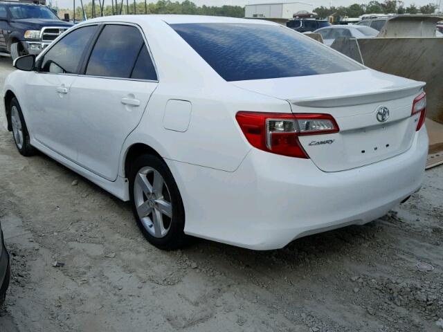 4T1BF1FKXDU682806 - 2013 TOYOTA CAMRY L WHITE photo 3