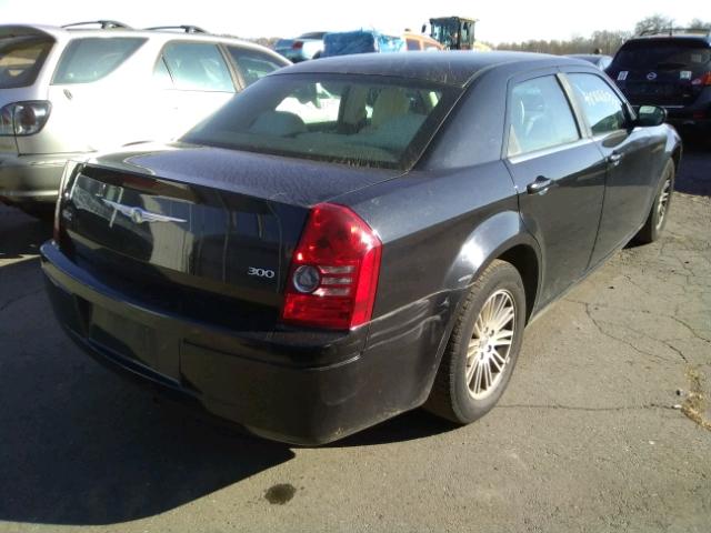 2C3KA43D69H500544 - 2009 CHRYSLER 300 LX BLACK photo 4