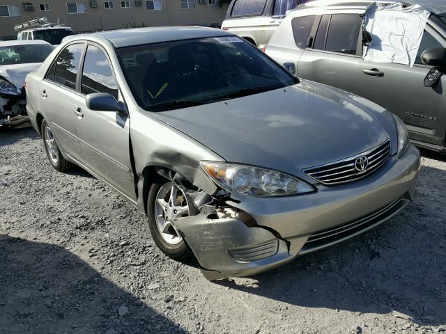 4T1BE32K55U628061 - 2005 TOYOTA CAMRY LE 灰色 照片 1