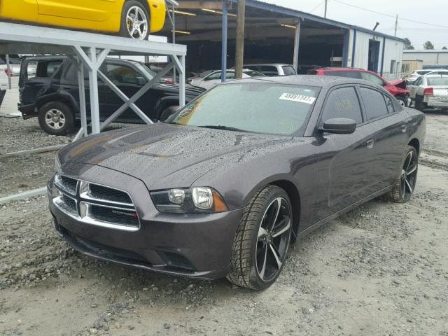 2C3CDXBGXEH168840 - 2014 DODGE CHARGER SE GRAY photo 2