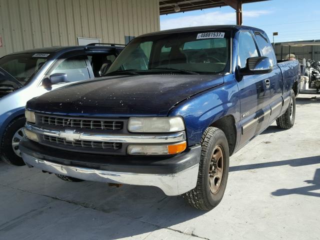 2GCEC19W721184144 - 2002 CHEVROLET SILVERADO BLUE photo 2