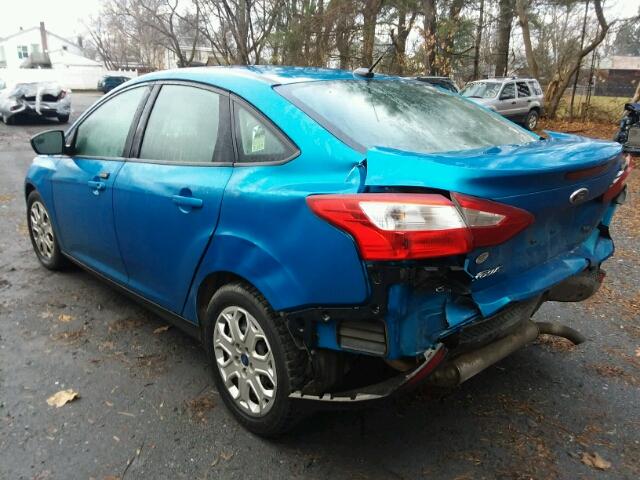 1FAHP3F29CL219203 - 2012 FORD FOCUS SE BLUE photo 3