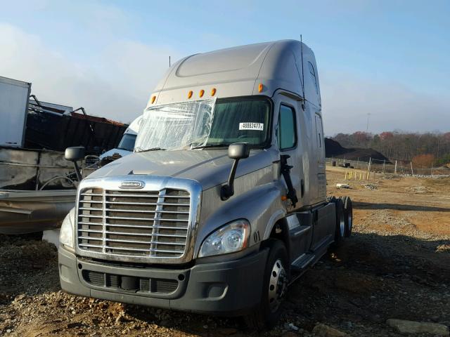 3AKJGLDR5DSBV3665 - 2013 FREIGHTLINER CASCADIA 1 GOLD photo 2