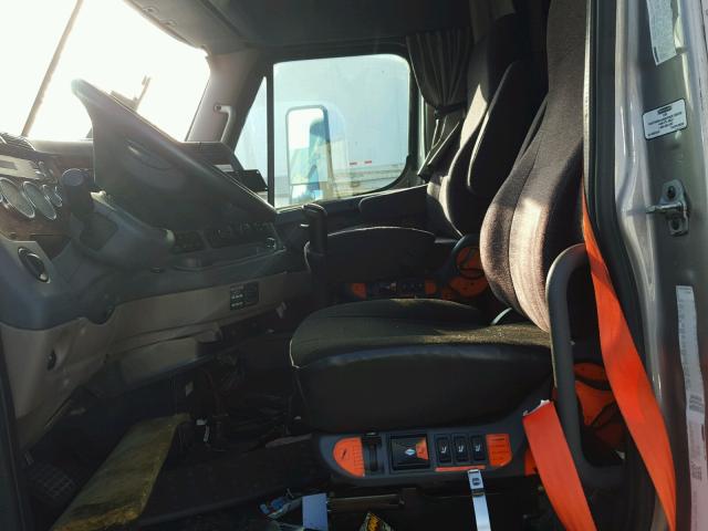 3AKJGLDR5DSBV3665 - 2013 FREIGHTLINER CASCADIA 1 GOLD photo 5