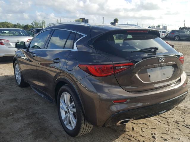 SJKCH5CP7HA015688 - 2017 INFINITI QX30 BASE BROWN photo 3