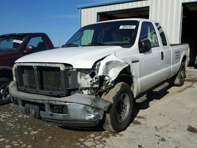 1FTSX20525EA98454 - 2005 FORD F250 SUPER WHITE photo 2