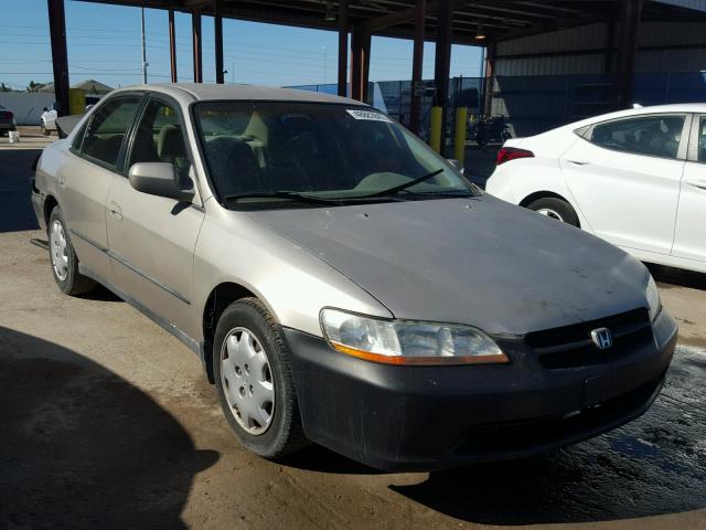 1HGCG5647XA025435 - 1999 HONDA ACCORD LX BEIGE photo 1