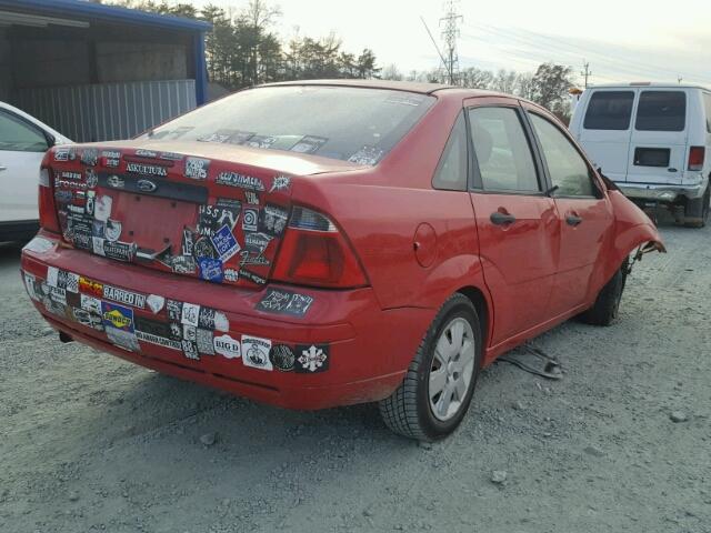 1FAFP34N77W313573 - 2007 FORD FOCUS ZX4 RED photo 4