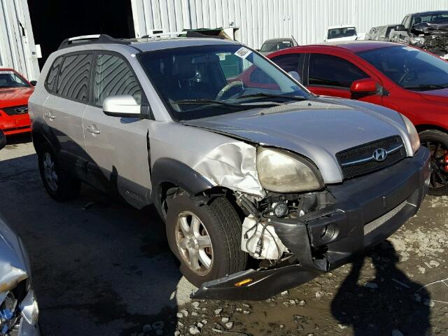 KM8JN72D35U081716 - 2005 HYUNDAI TUCSON GLS SILVER photo 1