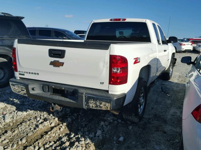 1GCSCSE07AZ182345 - 2010 CHEVROLET SILVERADO WHITE photo 4