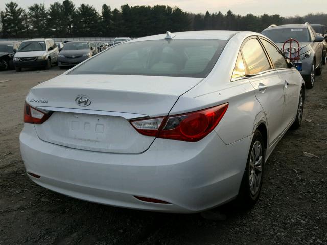 5NPEB4AC3DH558837 - 2013 HYUNDAI SONATA GLS WHITE photo 4