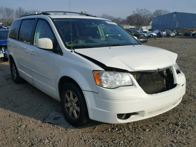 2A8HR54P68R651494 - 2008 CHRYSLER TOWN & COU WHITE photo 1