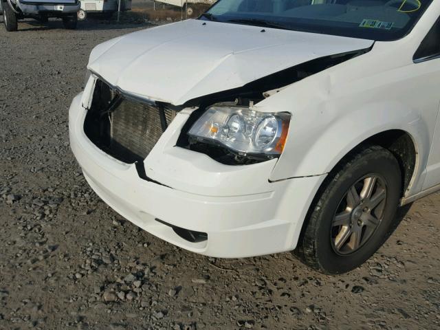 2A8HR54P68R651494 - 2008 CHRYSLER TOWN & COU WHITE photo 9