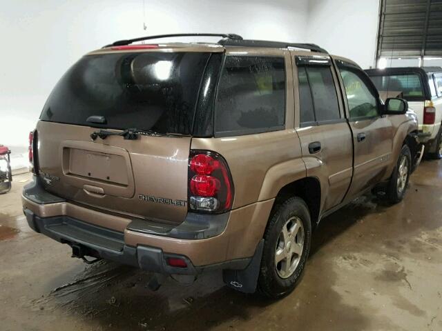 1GNDT13S732286893 - 2003 CHEVROLET TRAILBLAZE BROWN photo 4