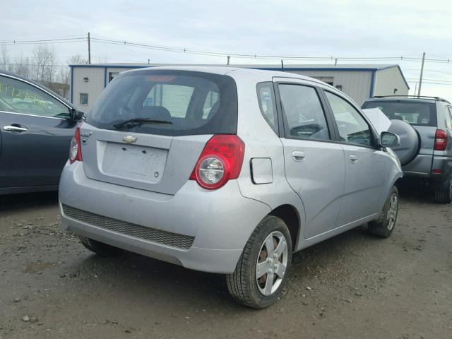 KL1TD6DE3AB118969 - 2010 CHEVROLET AVEO LS SILVER photo 4