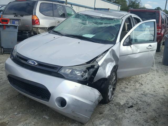 1FAHP3GN5AW272520 - 2010 FORD FOCUS SES SILVER photo 2