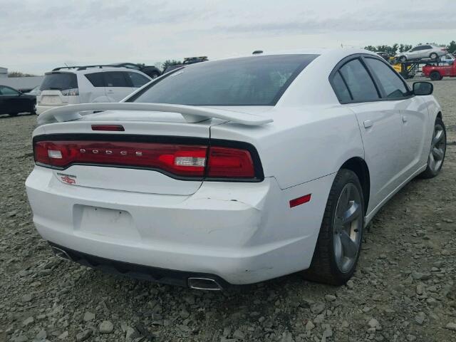 2C3CDXBG9EH356636 - 2014 DODGE CHARGER SE WHITE photo 4