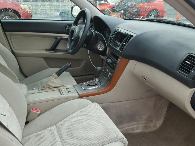 4S4BP61C057343305 - 2005 SUBARU LEGACY OUT WHITE photo 5