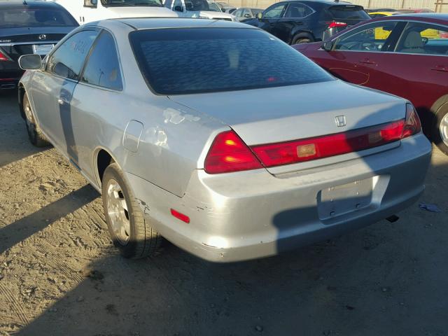 1HGCG3278YA013526 - 2000 HONDA ACCORD EX SILVER photo 3