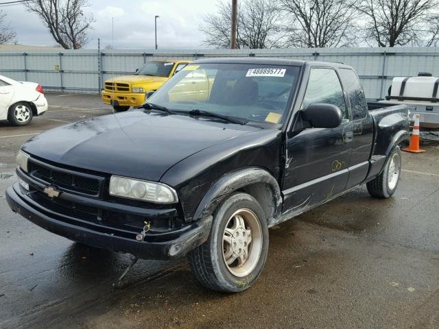 1GCCS19W018184377 - 2001 CHEVROLET S TRUCK S1 BLACK photo 2