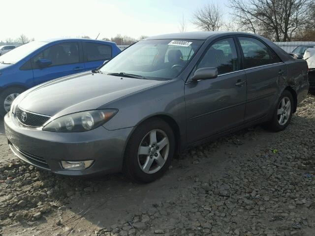 4T1BE32K16U653752 - 2006 TOYOTA CAMRY LE GRAY photo 2