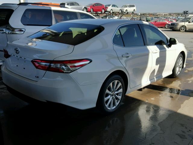 JTNB11HK0J3020049 - 2018 TOYOTA CAMRY L 白色 照片 4