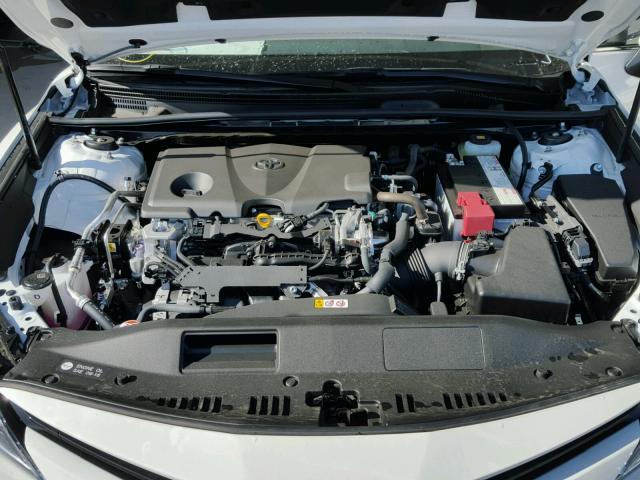 JTNB11HK0J3020049 - 2018 TOYOTA CAMRY L 白色 照片 7