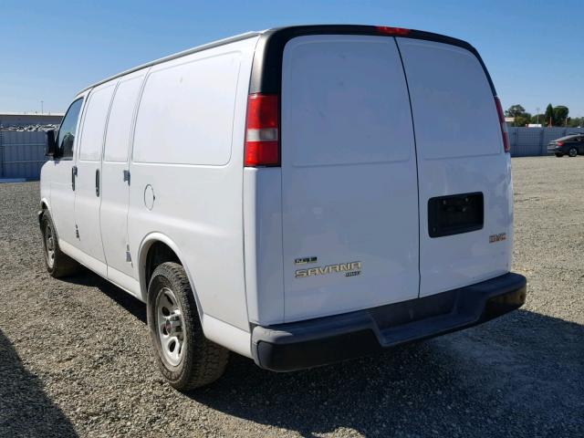 1GTUHAD43A1177134 - 2010 GMC SAVANA G15 WHITE photo 3