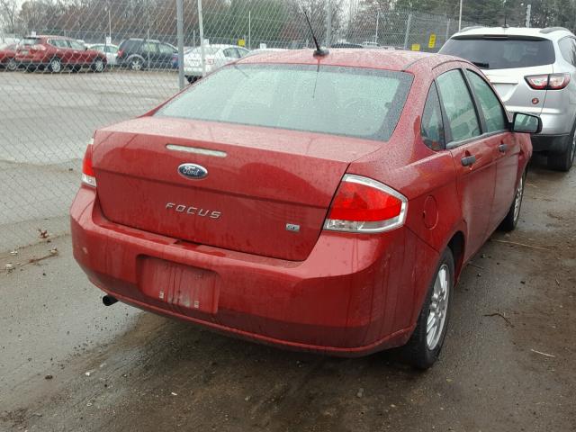 1FAHP3FN8AW111466 - 2010 FORD FOCUS SE RED photo 4