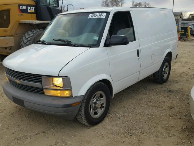 1GCDM19X54B106692 - 2004 CHEVROLET ASTRO WHITE photo 2