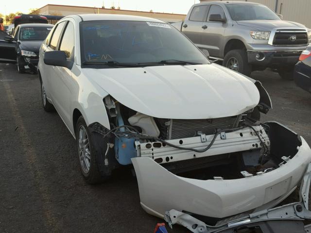 1FAHP35N59W185781 - 2009 FORD FOCUS SE WHITE photo 1