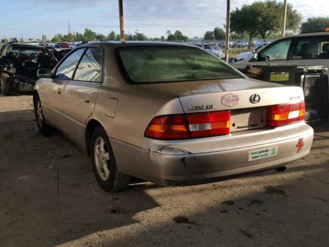 JT8BF22G5V0067101 - 1997 LEXUS ES 300 GOLD photo 3