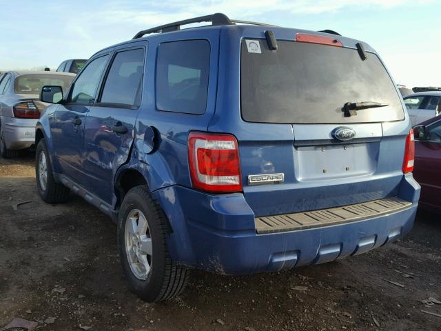 1FMCU03769KD04120 - 2009 FORD ESCAPE XLT BLUE photo 3