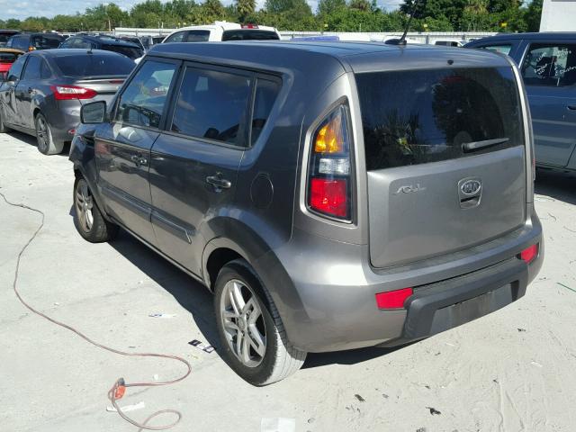 KNDJT2A26B7218686 - 2011 KIA SOUL + GRAY photo 3