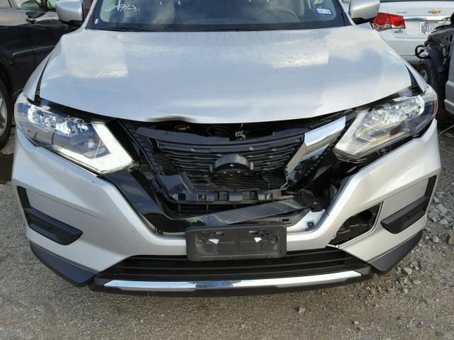 JN8AT2MT4HW149231 - 2017 NISSAN ROGUE S SILVER photo 9