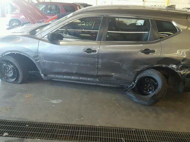 KNMAT2MV6HP554160 - 2017 NISSAN ROGUE S GRAY photo 9