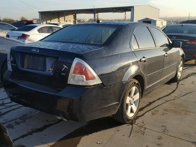 3FAHP07Z18R209588 - 2008 FORD FUSION SE BLUE photo 4