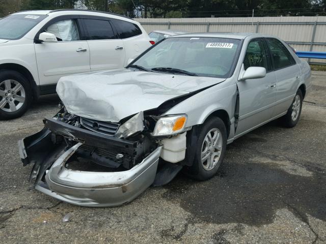 4T1BF22K9YU099581 - 2000 TOYOTA CAMRY LE SILVER photo 2
