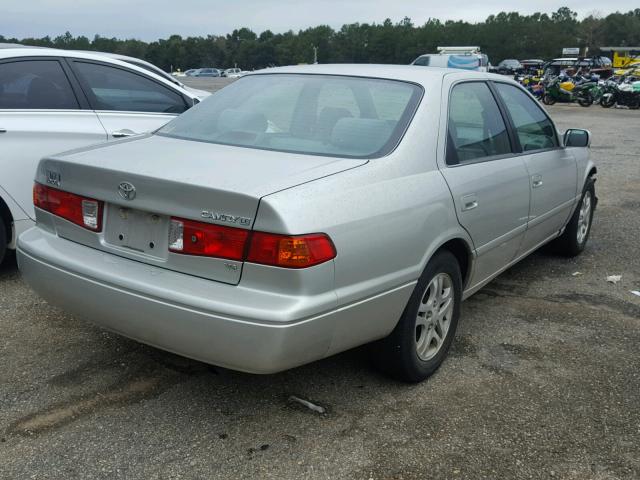 4T1BF22K9YU099581 - 2000 TOYOTA CAMRY LE SILVER photo 4