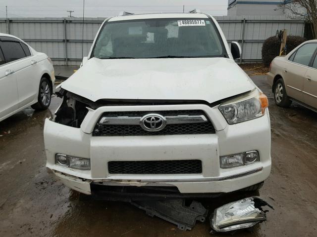 JTEZU5JR0A5009190 - 2010 TOYOTA 4RUNNER SR WHITE photo 9