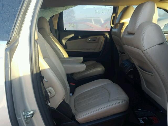 1GNLRHED6AJ224230 - 2010 CHEVROLET TRAVERSE L GOLD photo 6