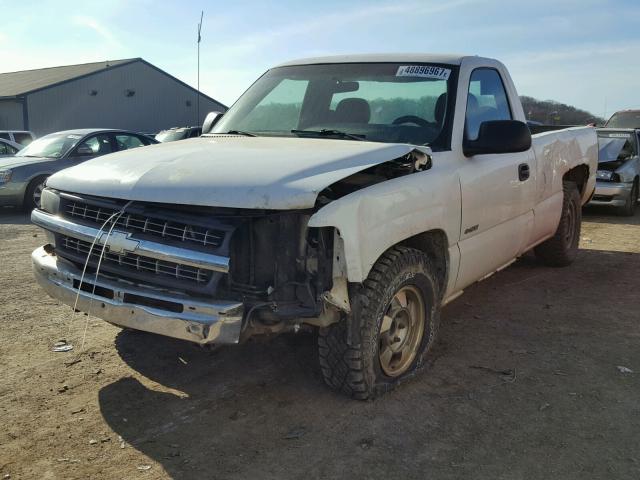 1GCEC14V31Z289977 - 2001 CHEVROLET SILVERADO WHITE photo 2